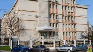 O tânără de 17 ani din Galați a murit în condiții suspecte. "Era plină de vânătăi pe corp"