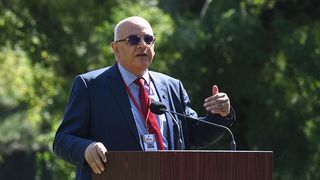 Arafat: „Dacă undeva unde clar trebuie să intre numai vaccinaţi nu se controlează, orice persoană de acolo cu simţul civic poate să pună mâna pe telefon şi să anunţe.”