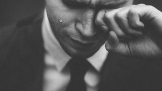 Interpretare vise: Ce înseamnă când visezi că plângi?