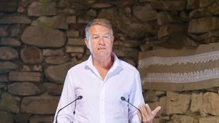 Klaus Iohannis, apariție surprinzătoare. Cum s-a îmbrăcat șeful statului pe caniculă