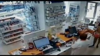Jaf comis în miezul zilei la o farmacie din Capitală. Cine este autorul?