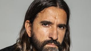 Tibi Clenci, un nume puternic în industria de fashion internațională și profesionist desăvârșit al artei fotografice, în Juriul „Bravo, ai stil! Celebrities”!