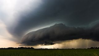 anunț anm vijelii puternice, cu ploi torenţiale şi grindină