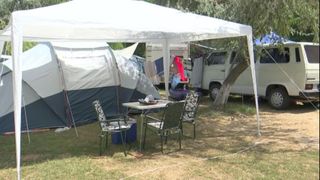 VIDEO | O vacanță de lux pe litoralul românesc este un lux, dar există și turiști care au parte de un sejur de câteva sute de lei, chiar în Mamaia Nord