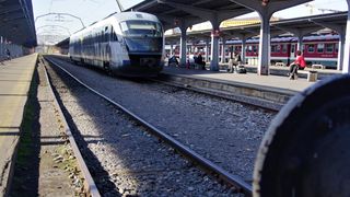 O tânără în vârstă de 15 ani s-a electrocutat după ce s-a urcat pe un tren de marfă