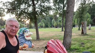 VIDEO | Doi copii au ajuns la spital după ce au căzut dintr-un carusel. Mama lor i-a însoțit în mașinărie, deși acest lucru nu era permis