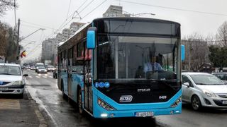 VIDEO | Un călător a fost bătut de un șofer STB. "M-a înjurat de toate cele sfinte, m-a scuipat..."