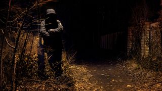 VIDEO | E revoltă &icirc;n Franța, după ce un preot de 60 de ani a fost ucis de un imigrant pe care &icirc;l adăpostea