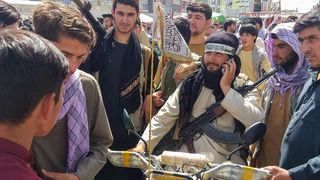 Talibanii cuceresc Ghazni