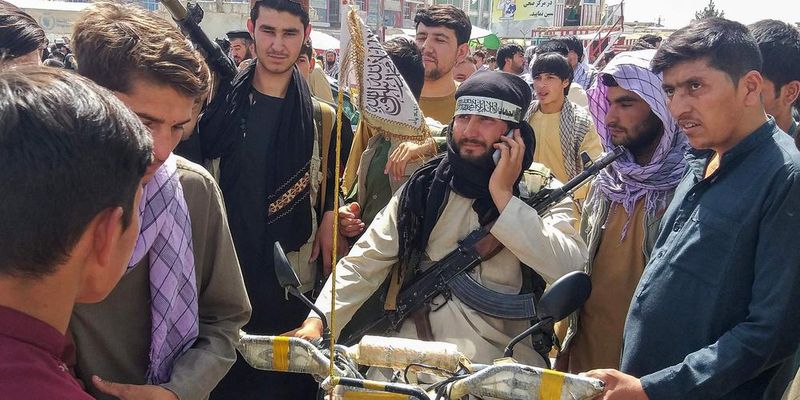 Talibanii cuceresc Ghazni