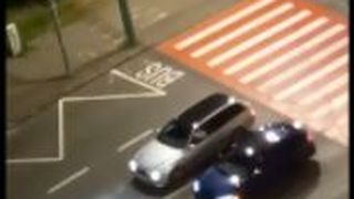 VIDEO | Doi șoferi teribiliști din Brașov au folosit trecerea de pietoni ca linie de start pentru &icirc;ntreceri ilegale