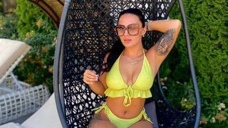 andrada de la puterea dragostei la piscină