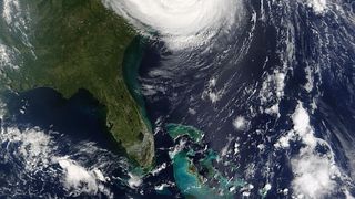 Ce este si cum se formează un ciclon. Fenomenul meteorologic a provocat inundații devastatoare în Turcia