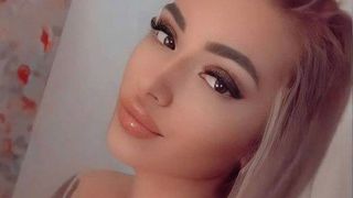 Se naște o nouă idilă &icirc;n casa Puterea Dragostei. Amira a sărutat un băiat din casă de față cu toată lumea