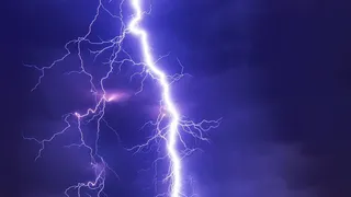 Avertizare ANM: Coduri galbene și portocalii de furtuni, grindină și ploi torențiale