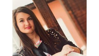 Cum arată Denisa, tânăra care s-a trezit după trei luni de stat în comă, după ce a fost bătută de fostul iubit. Imagini sfâșietoare