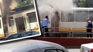 VIDEO | Circulație întreruptă în Capitală! Un tramvai, plin cu călători, a luat foc