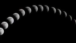 Lună plină august 2021. Ce să nu faci &icirc;n noaptea &icirc;n care se produce acest fenomen. Aduce ghinion!