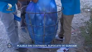 Plajele din Costinești, sufocate de gunoaie