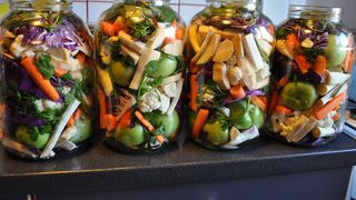 Reţetă murături: Câte sare se pune?