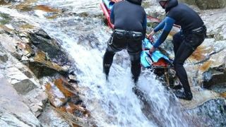 Doi turiști au fost surprinși de furtună &icirc;n zona de munte a județului D&acirc;mbovița