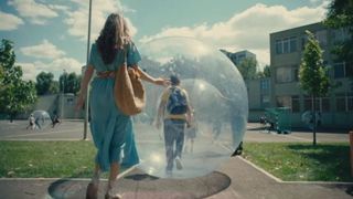 Clipul de promovare lansat de Guvernul României: ,,Copiii pot transmite COVID-19!”