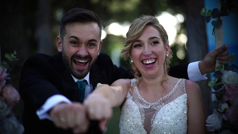 Mireasa din SUA a trimis unui cuplu o factură de neprezentare