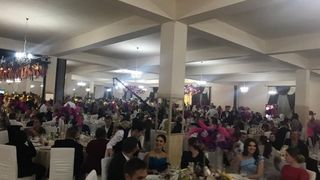 Nuntă cu 1.700 de invitați la T&acirc;rșolț, &icirc;n Țara Oașului. Ar fi urmat "pr&acirc;nzul miresei", dar comuna a intrat &icirc;n scenariul roșu