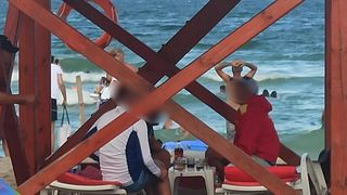 Mai mulţi salvamari din Eforie Nord au fost surprinşi consum&acirc;nd alcool