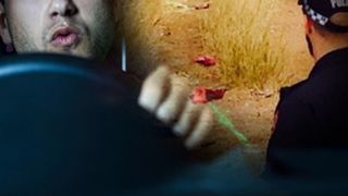 VIDEO | Crimă șocantă în Capitală. Un bărbat dat dispărut de acasă a fost găsit mort pe un teren viran, înfășurat într-un covor