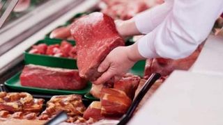 Coșurile de cumpărături ale românilor vor fi mai goale