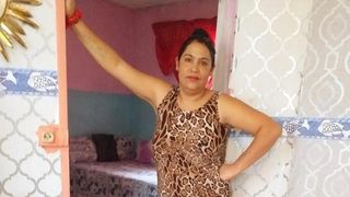 Polițiști, atacați pe stradă cu poșete și pietre. De la ce a pornit totul