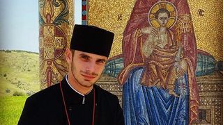 Un fals preot din Galați a fost reținut. A adunat 11 mii de lei de la credincioșii care &icirc;i făceau donații