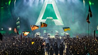 Mai multe brăţări de triaj epidemiologic au fost furate și vândute pentru accesul la festivalul UNTOLD