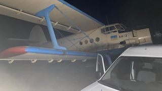 Un avion folosit de cotrabandiști, cu destinația România, a fost capturat de autoritățiile din Republica Moldova