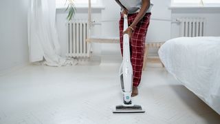 Cele mai bune 3 modele de aspirator vertical fără cablu ale acestui an