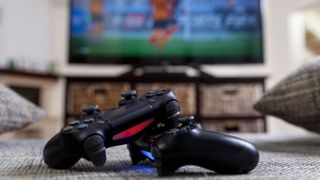 Adolescent din Spania, dependent de Fortnite