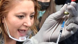 Contul de YouTube al Senatului României, suspendat din cauza discursului antivaccinist al Dianei Șoșoacă