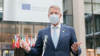 Klaus Iohannis a promulgat legea consumatorului vulnerabil. Cum poți să ai costuri mai mici la energie