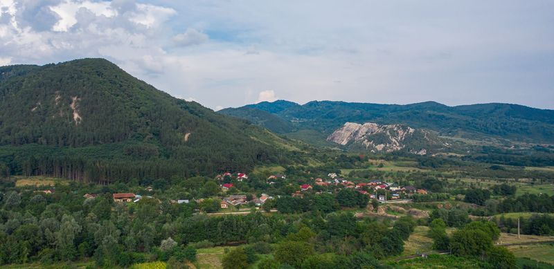Sâmbăta aceasta, de la ora 15:00, în ”ROventura”, Plaiuri buzoiene, <Athosul> românesc