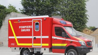 Accident în Dâmbovița. Două persoane au fost rănite în urma unui impact puternic între trei TIR-uri.