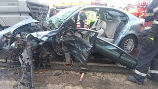 Accident grav la Dumbrăveni &icirc;ntre un TIR şi trei maşini: O persoană a ajuns &icirc;n stare gravă la spital