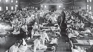 Pandemia de Coronavirus a doborât mai mulți americani decât gripa spaniolă din 1918-1919