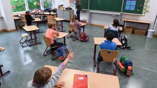 Peste 50 de clase au trecut în sistem online. 39 de elevi și 14 cadre didactice au fost confirmați pozitiv cu Covid-19