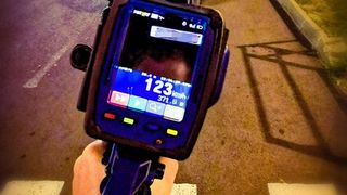 Incredibil! Ce scuză a folosit un șofer după ce a fost prins de cu 123 km/h în localitate