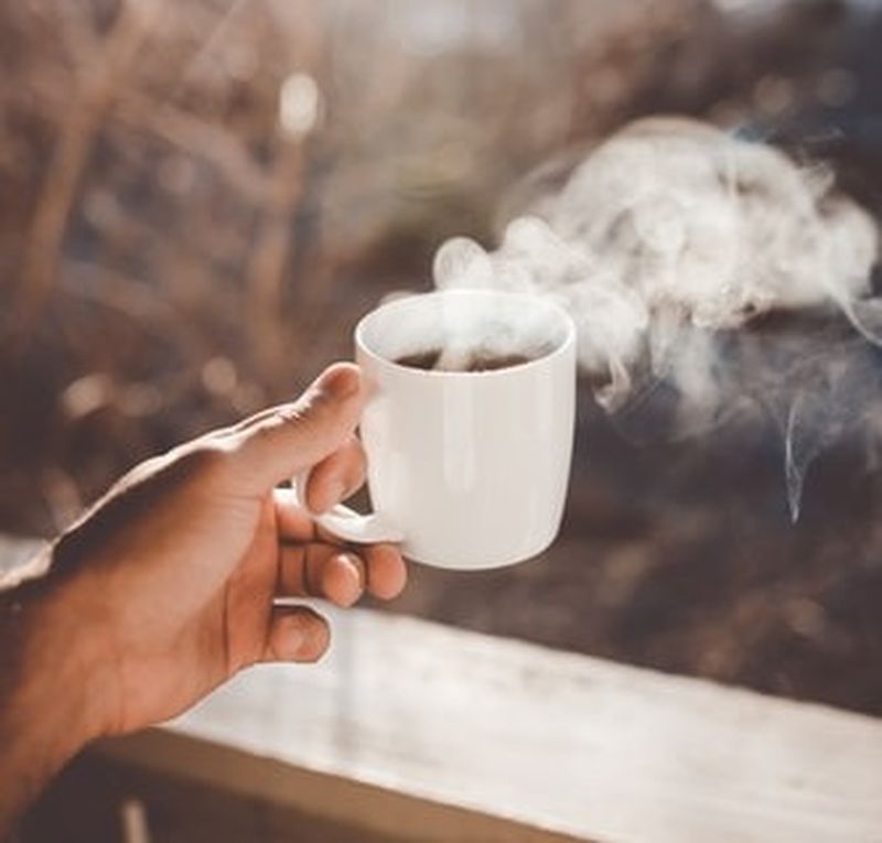 Sfatul medicului: ,,Nu beți niciodată cafeaua imediat ce vă treziți!”