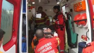 Trei persoane au fost rănite într-un accident în Roman