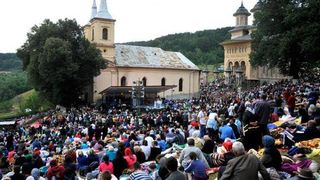 VIDEO | Enoriașii din Voluntari, revoltați din cauza pandemiei. Pelerinajul de anul acesta de la Sf. Parascheva din Iași ar putea fi anulat