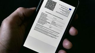 Ce păţeşti dacă foloseşti un certificat COVID fals?