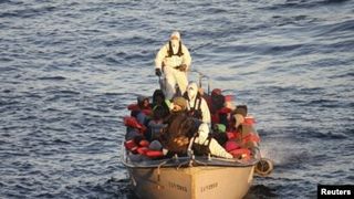 Peste 500 de migranți au ajuns în insula Lampedusa din Italia